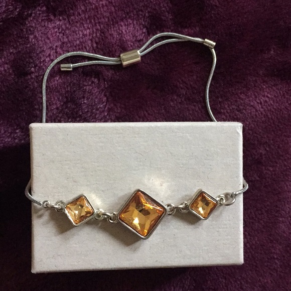 Banana Republic Jewelry - Banana Republic Dainty Autumn Bracelet 🍂 Banana Republic Jewelry - Banana Republic Dainty Autumn Bracelet 🍂